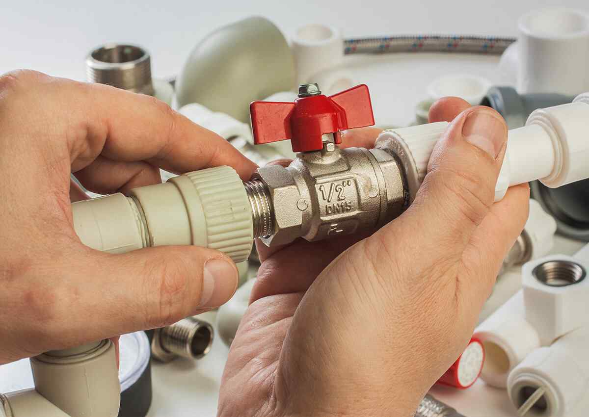 https://oaktreeplumbing.co.za/wp-content/uploads/2018/10/inner_professionals_07.jpg