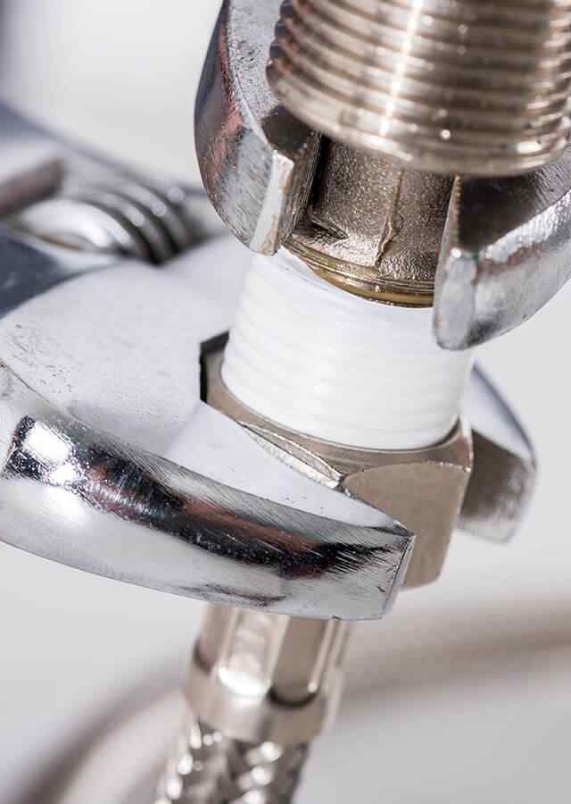 https://oaktreeplumbing.co.za/wp-content/uploads/2018/10/inner_service_04-640x900.jpg